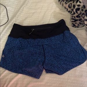 Dotted Lulu shorts size 2 4” inseam